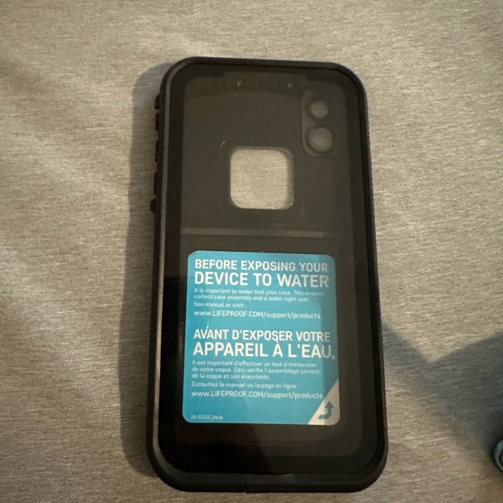 IPhone XR life proof.